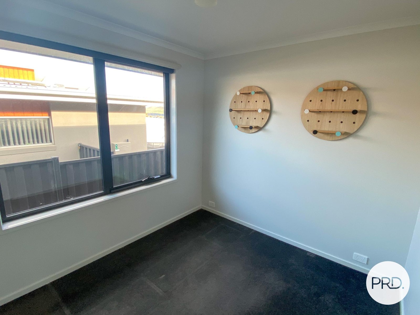 4 Harmsworth Road OAKDOWNS 10