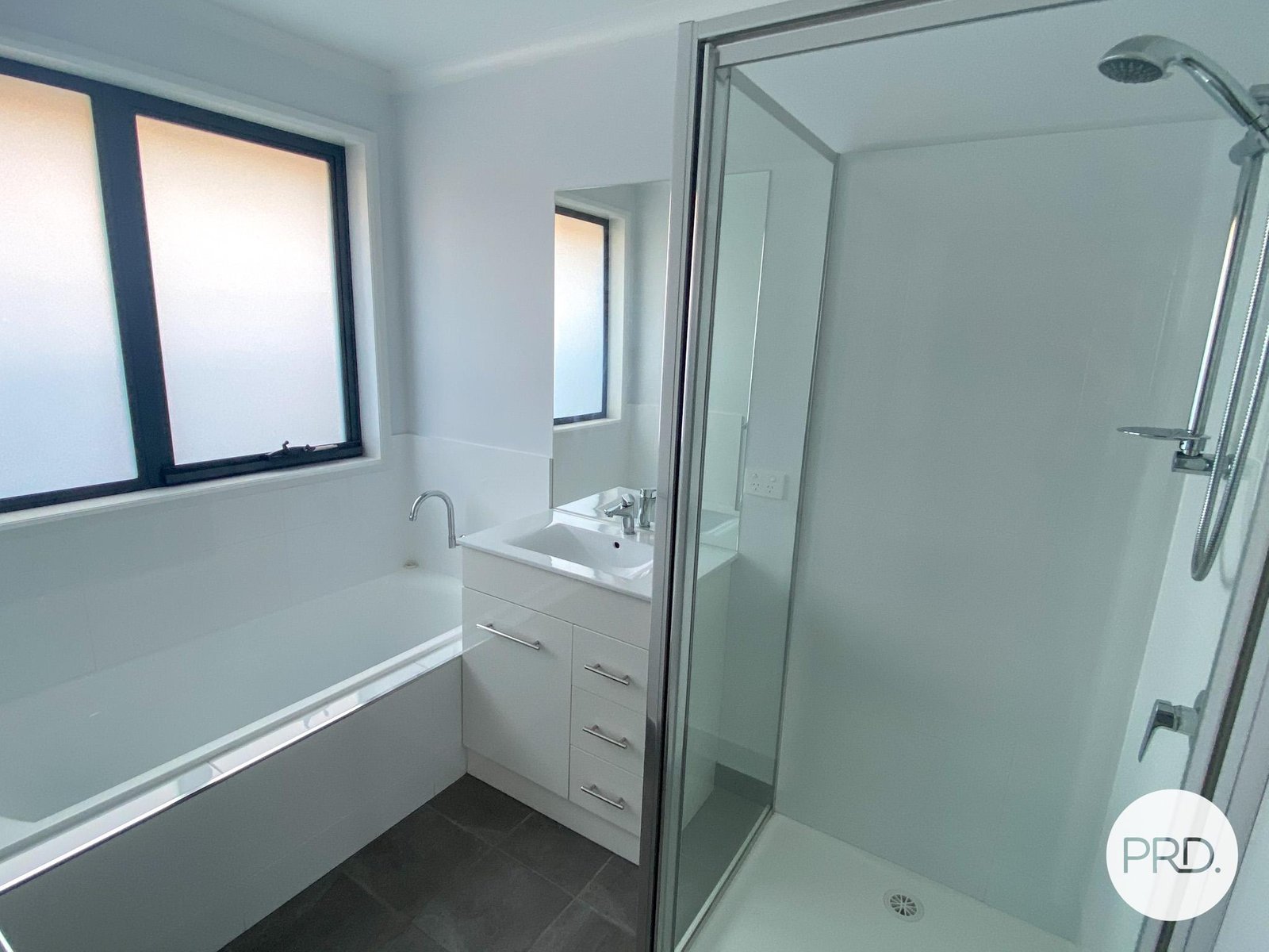 4 Harmsworth Road OAKDOWNS 11