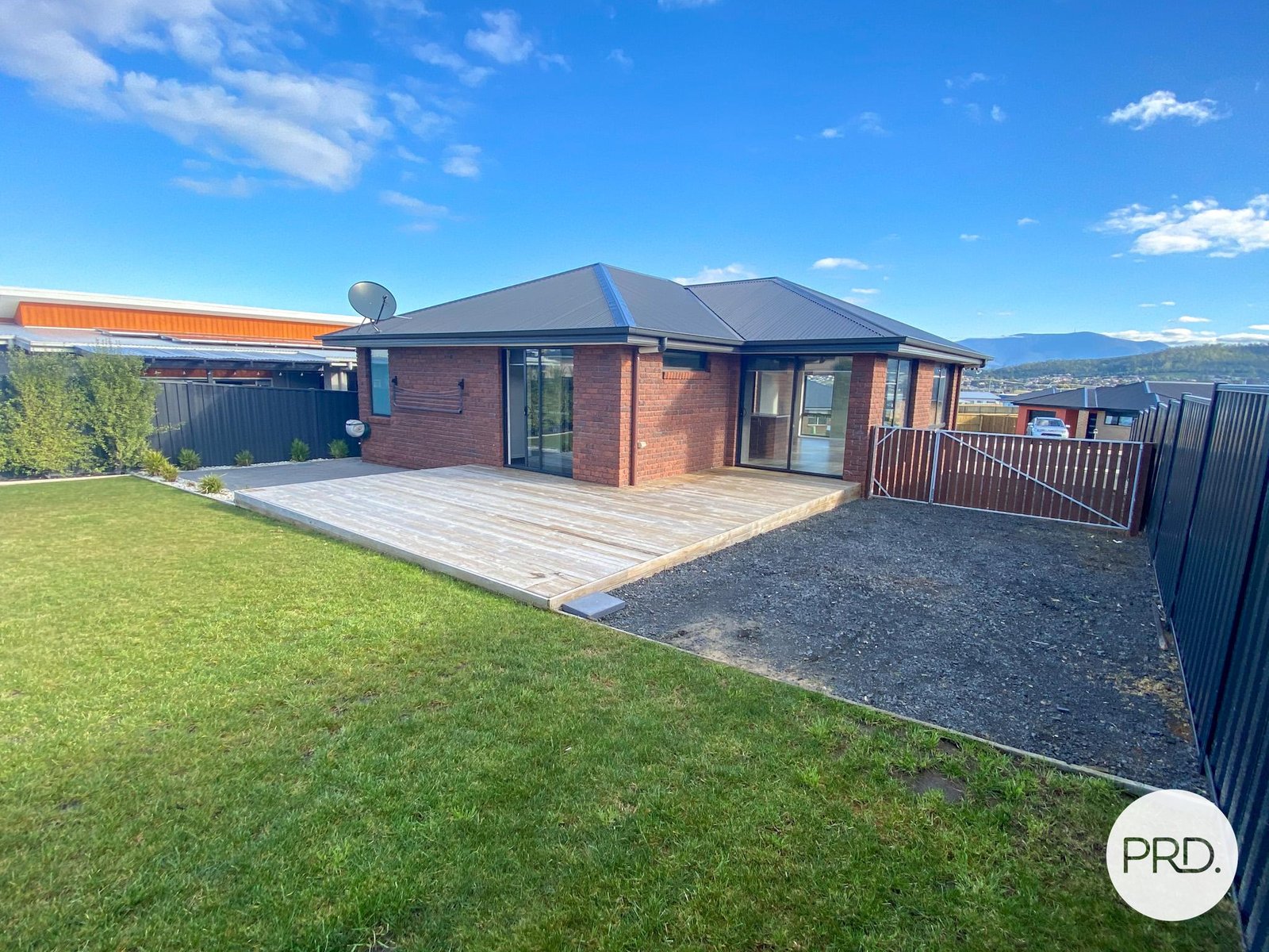 4 Harmsworth Road OAKDOWNS 13