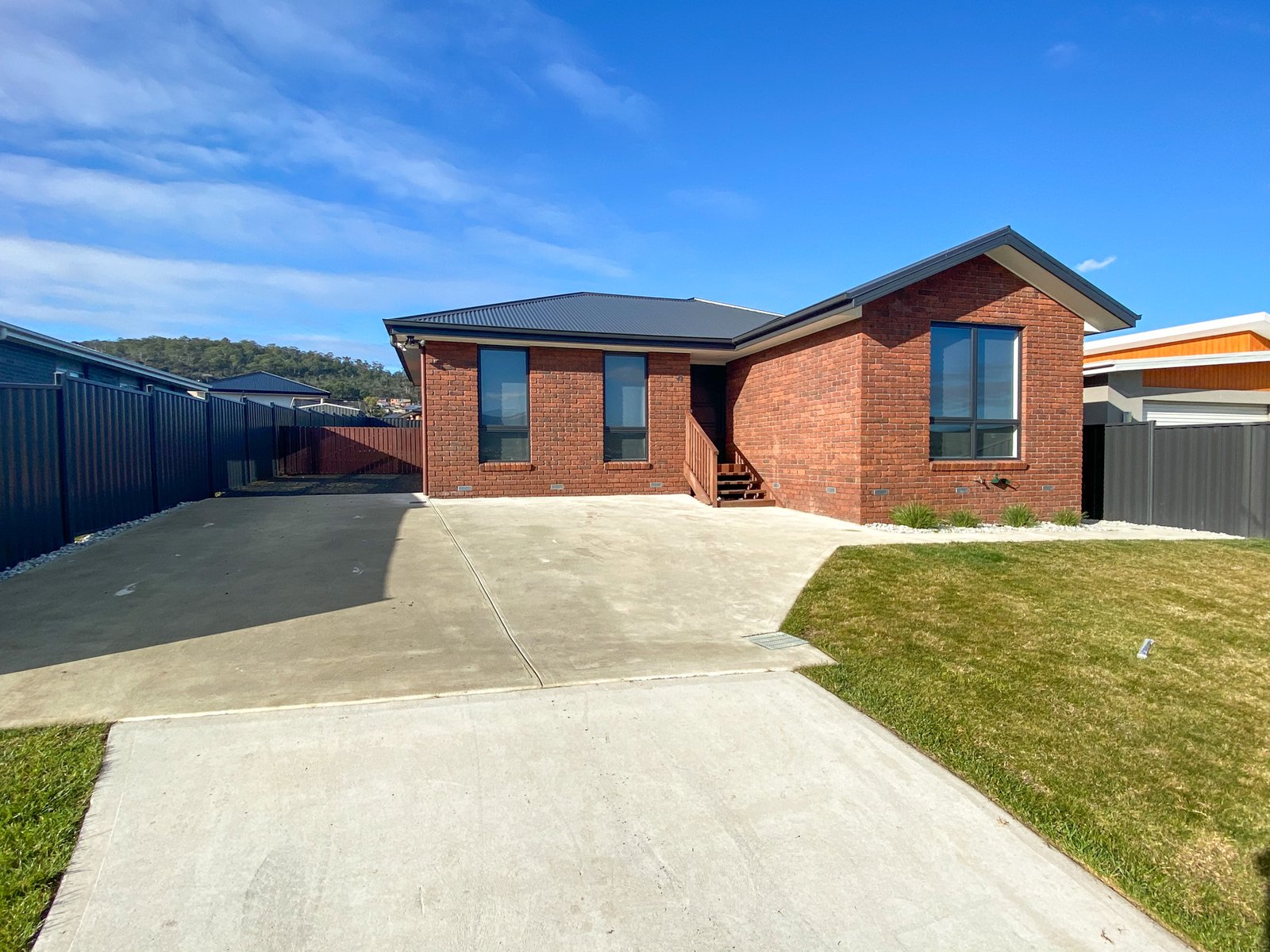 4 Harmsworth Road OAKDOWNS 2