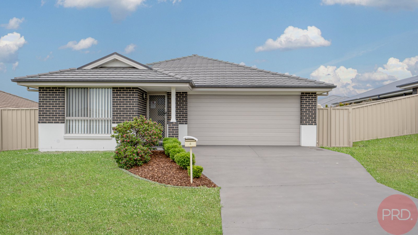 4 Harrow Street THORNTON 1