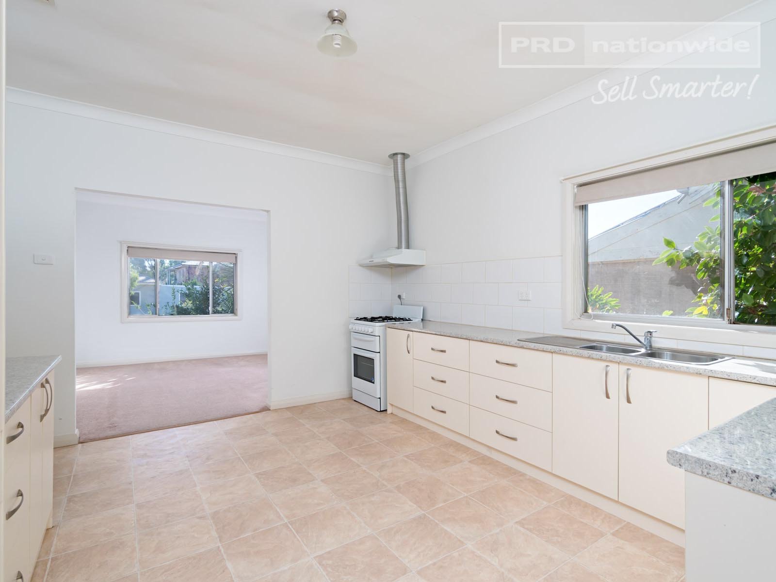 4 Hayes Street NORTH WAGGA WAGGA 4