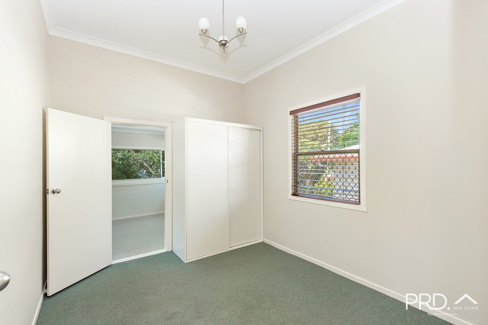 4 Hayward Street LISMORE 8