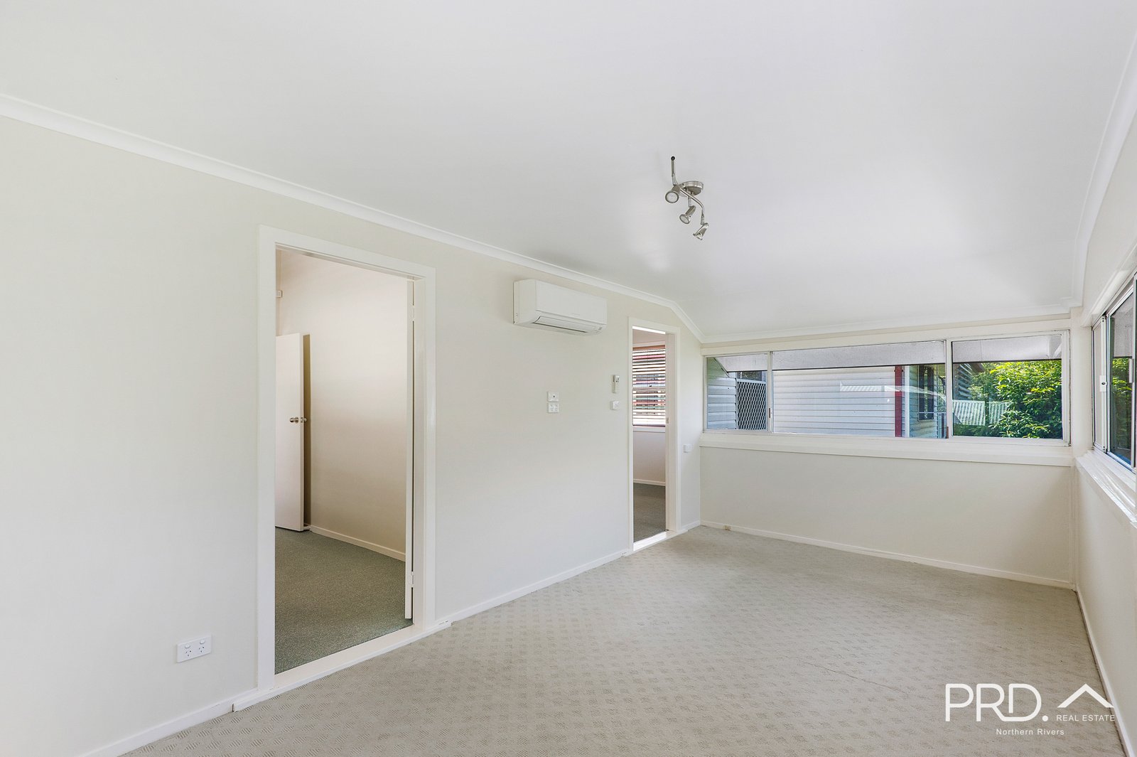 4 Hayward Street LISMORE 11