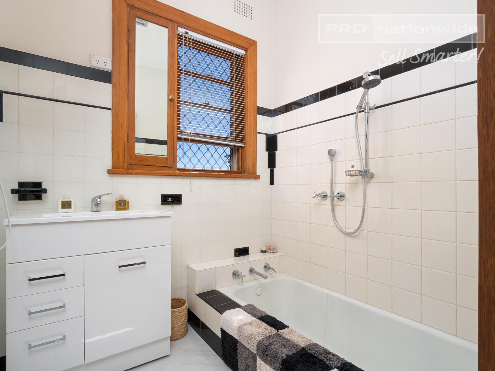 4 Heath Street TURVEY PARK 10