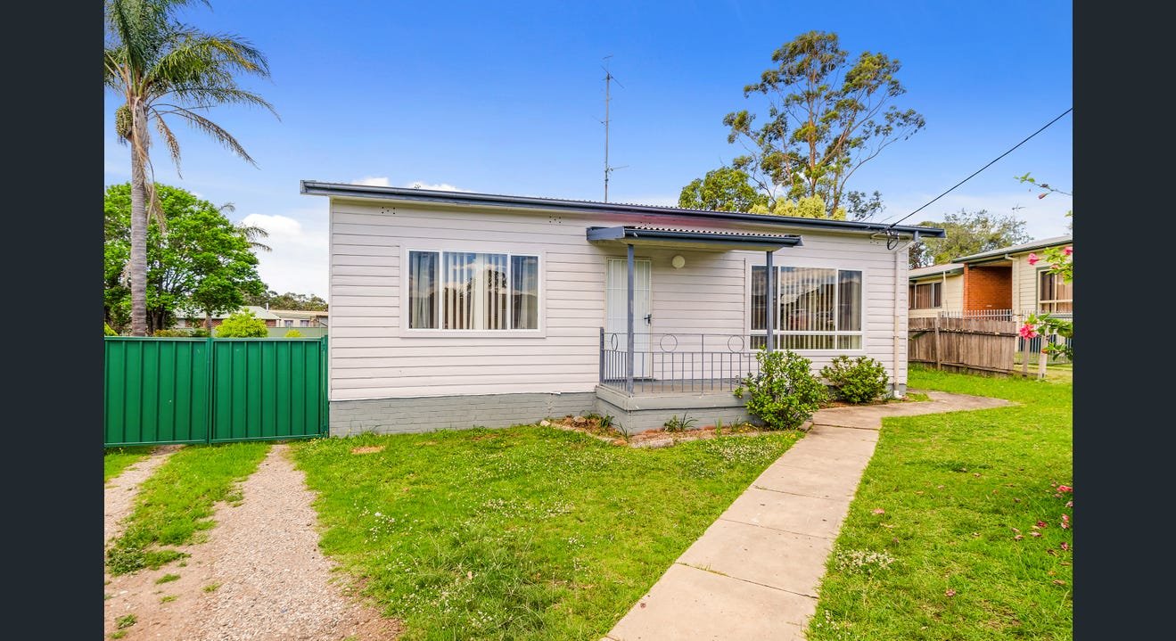 4 Heininger Street DAPTO 1