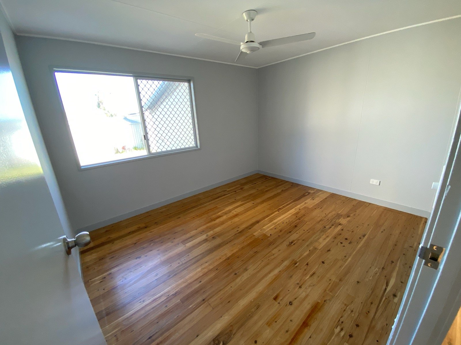 4 HENDERSON Street MIRIAM VALE 11