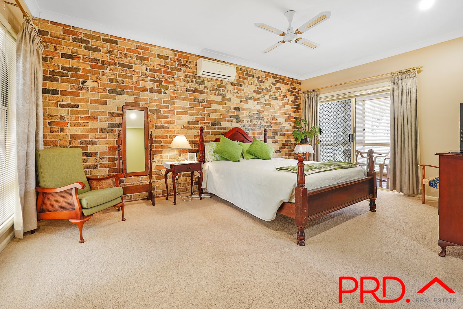 4 Herden Road TAMWORTH 19