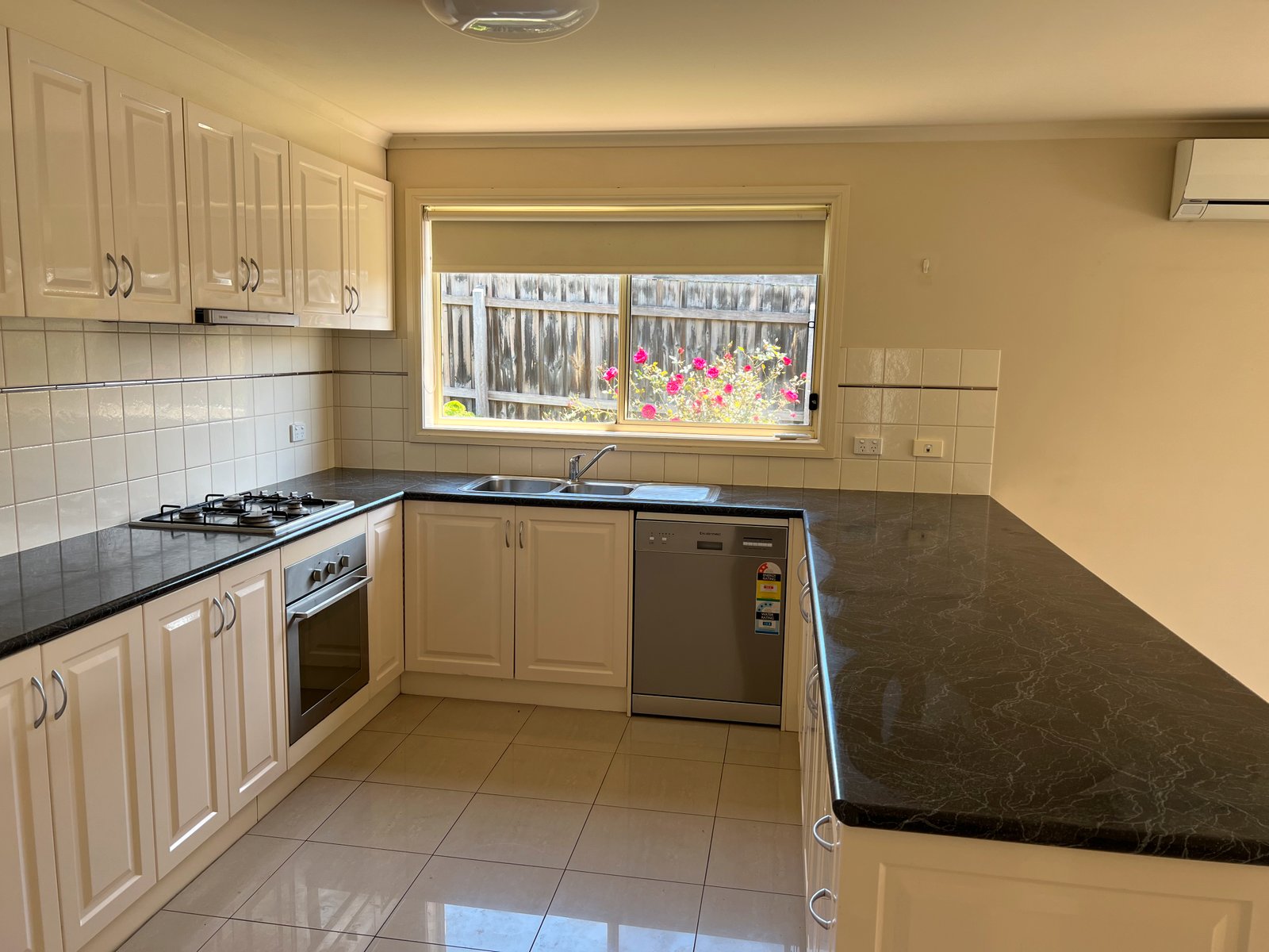 Gallery: 4 Hewitt Drive