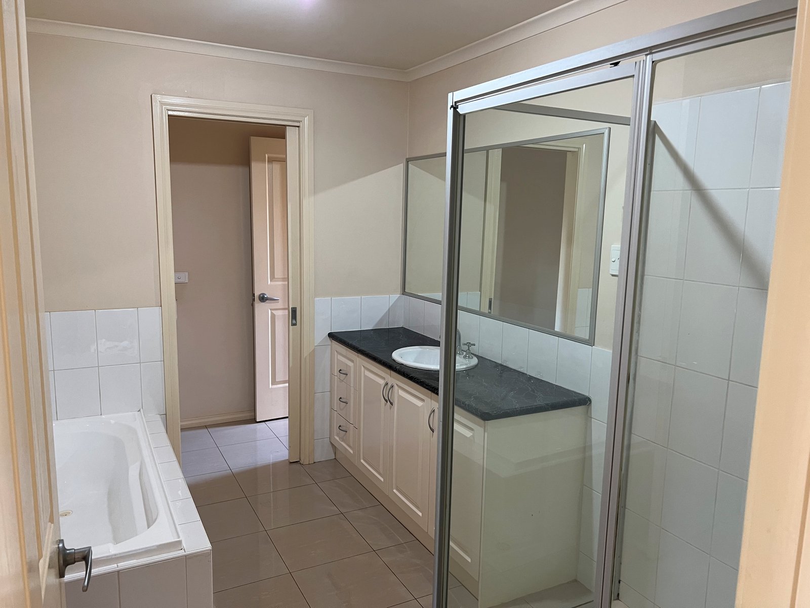 Gallery: 4 Hewitt Drive