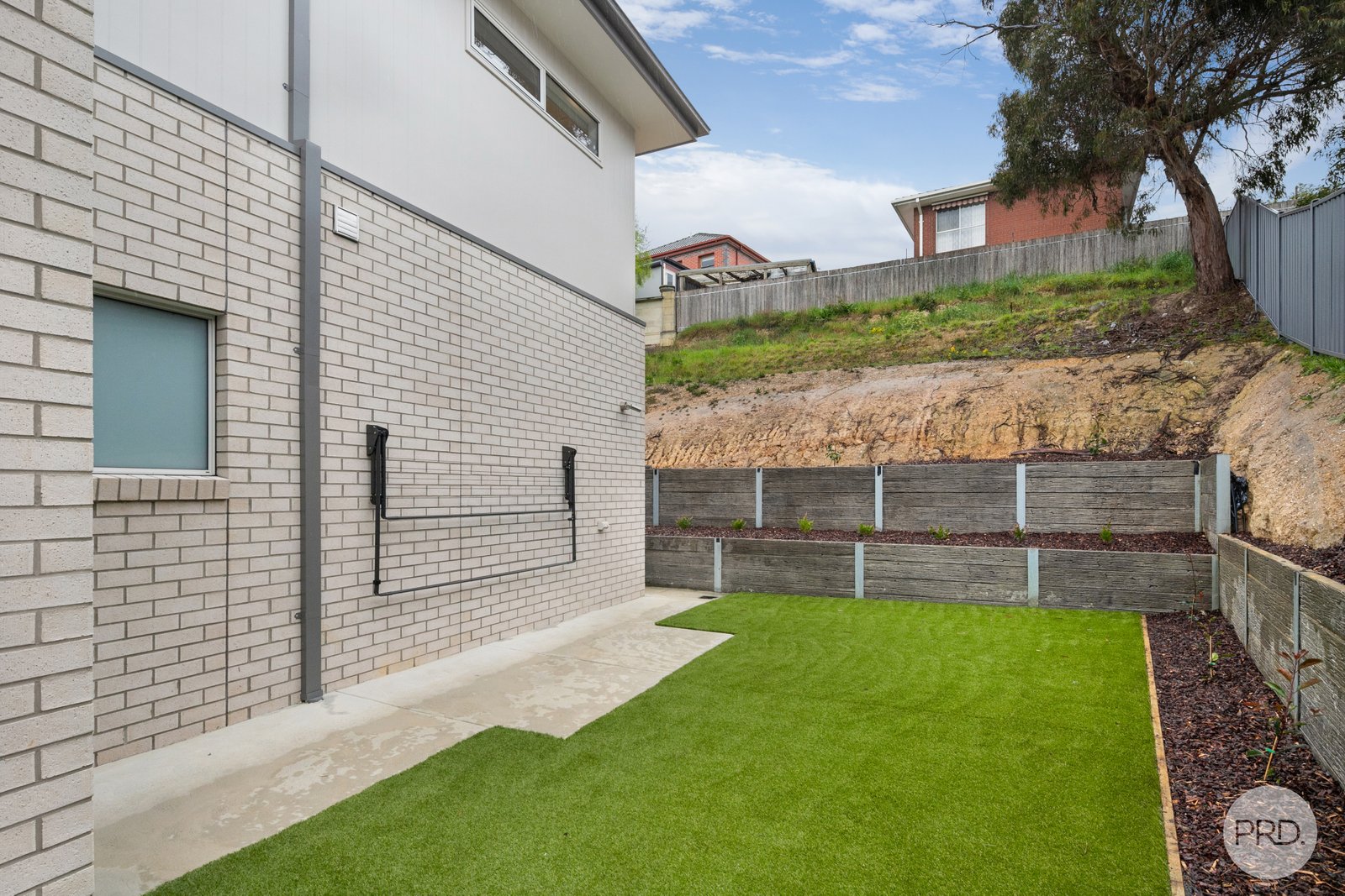 4 Highview Court BLACK HILL 19