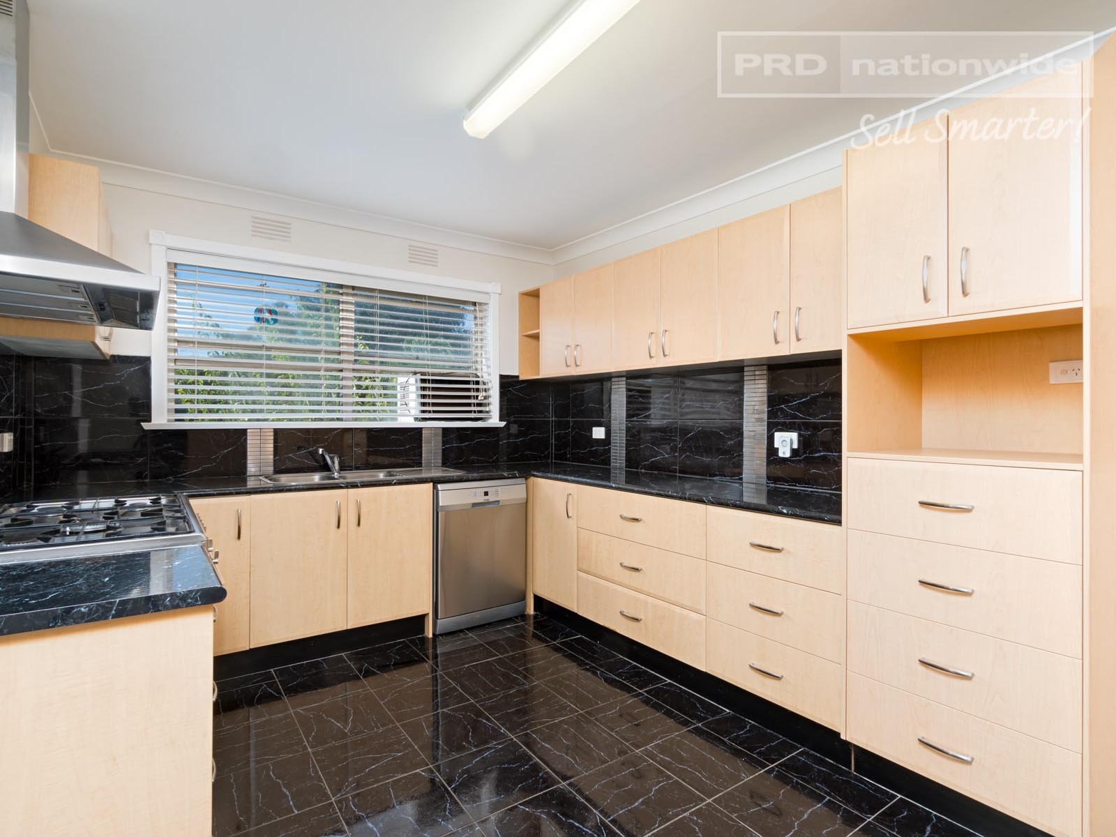 4 Hodson Avenue TURVEY PARK 6