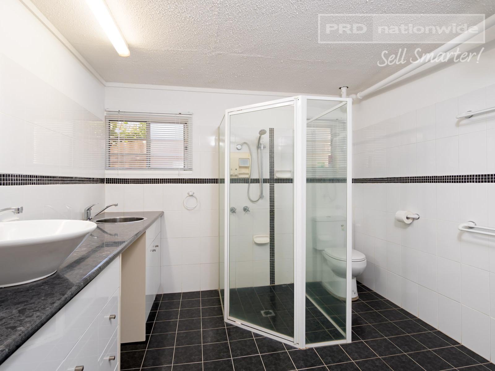 4 Hodson Avenue TURVEY PARK 11