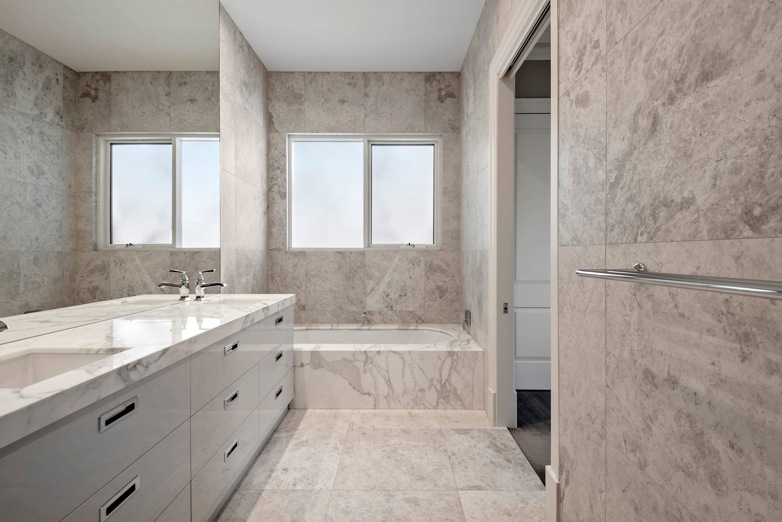 Real Estate and Property in 4 Hollingsworth Avenue, Hawthorn, VIC