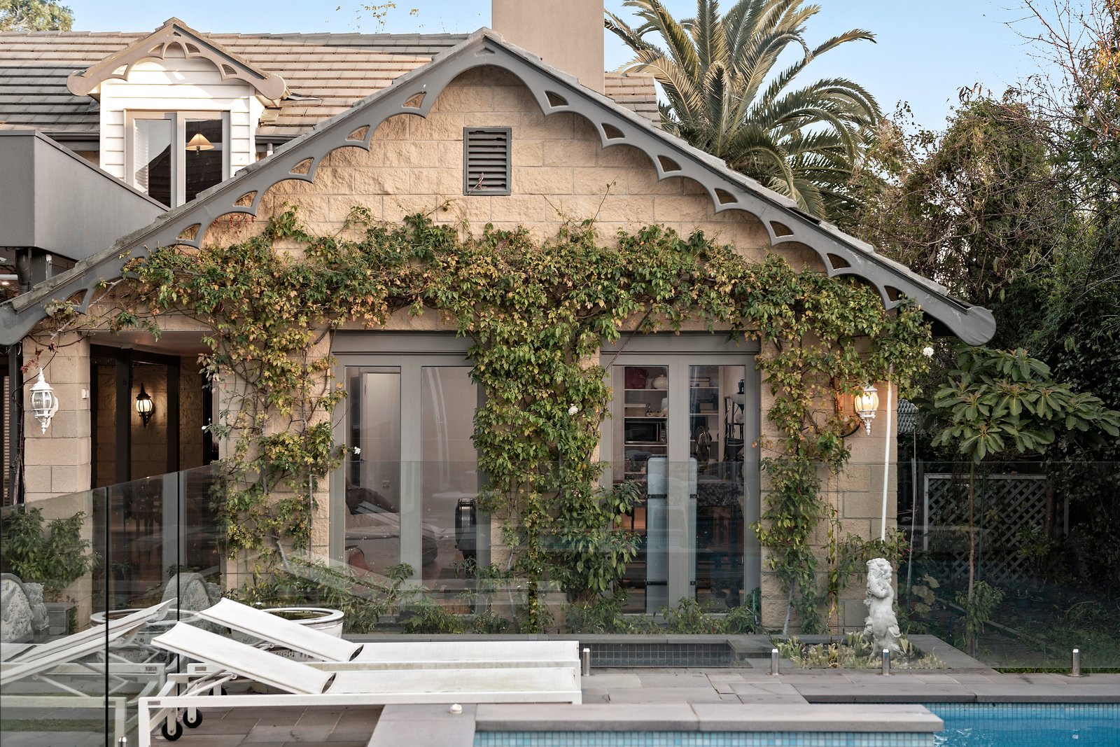 Real Estate and Property in 4 Hollingsworth Avenue, Hawthorn, VIC