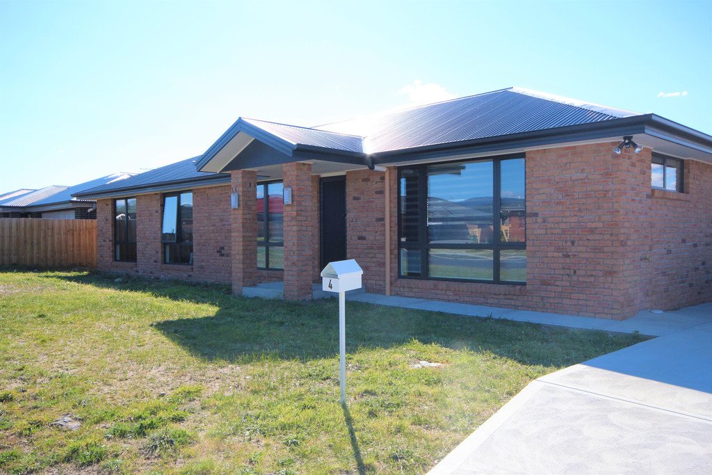 4 Hollingsworth Street BRIGHTON 1