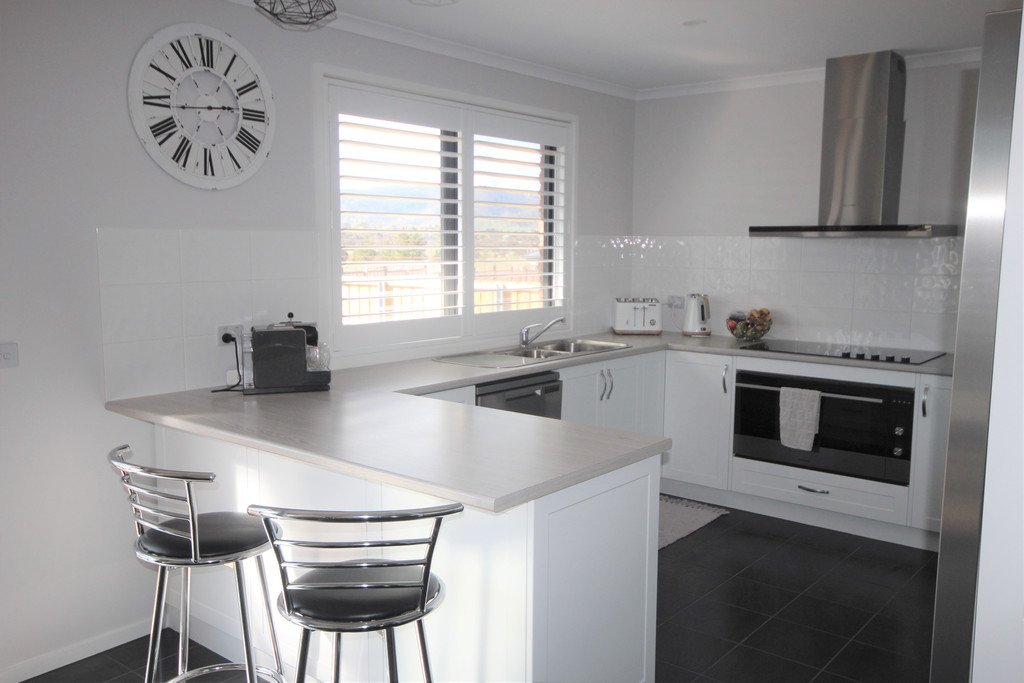 4 Hollingsworth Street BRIGHTON 2