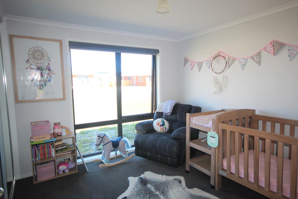 4 Hollingsworth Street BRIGHTON 8