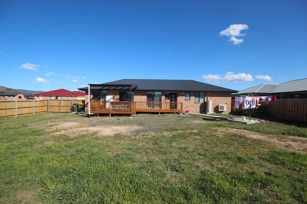 4 Hollingsworth Street BRIGHTON 10