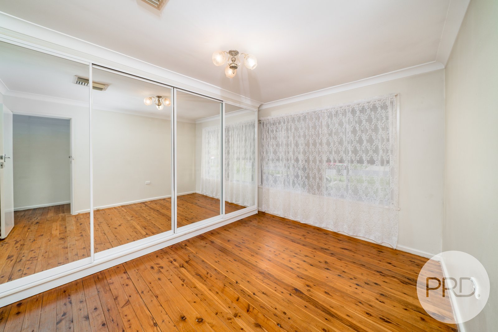 4 Holloway Street TOLLAND 5