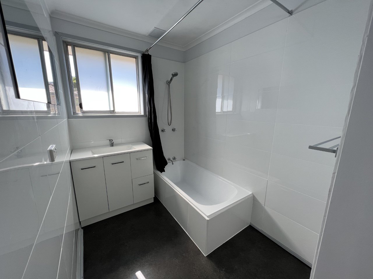 4 Hollycroft Way CLARENDON VALE 3