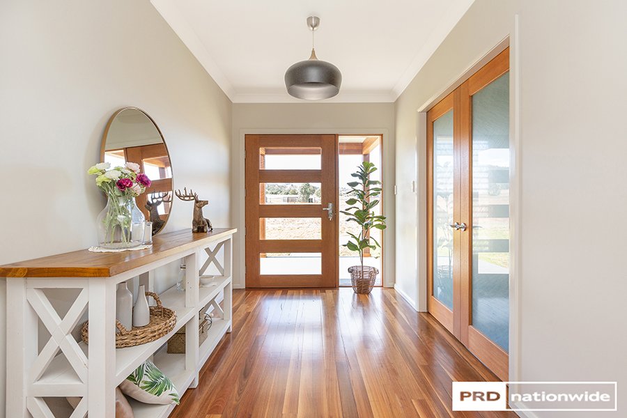 4 Horseshoe Place TAMWORTH 3