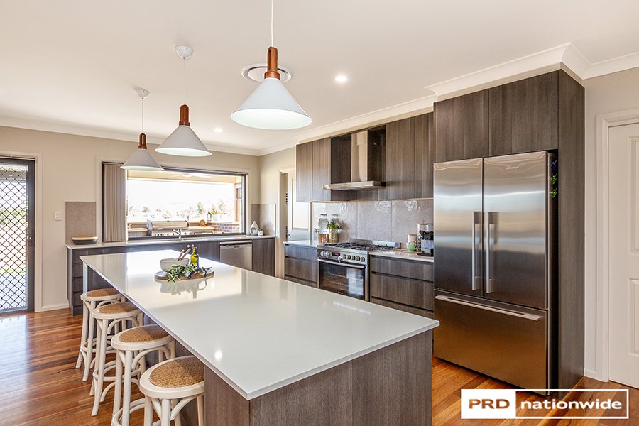 4 Horseshoe Place TAMWORTH 7