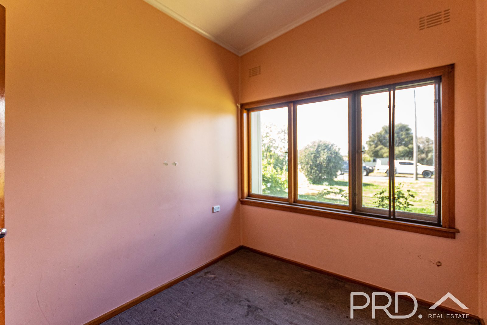 4 Hudson Street TUMUT 6