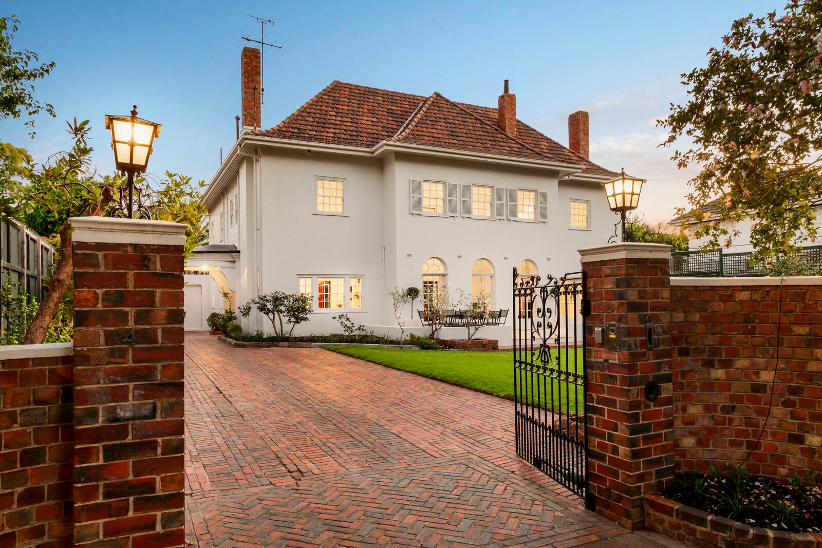 Real Estate and Property in 4 Huntingfield Road, Toorak, VIC