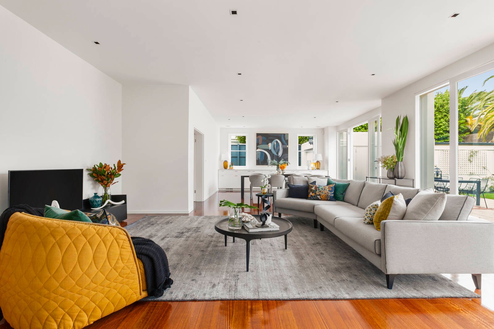 Real Estate and Property in 4 Huntingfield Road, Toorak, VIC