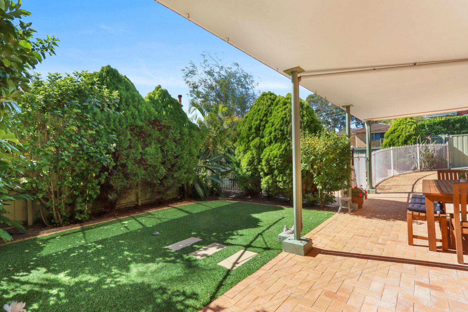 4 Illinga Place LUGARNO 8