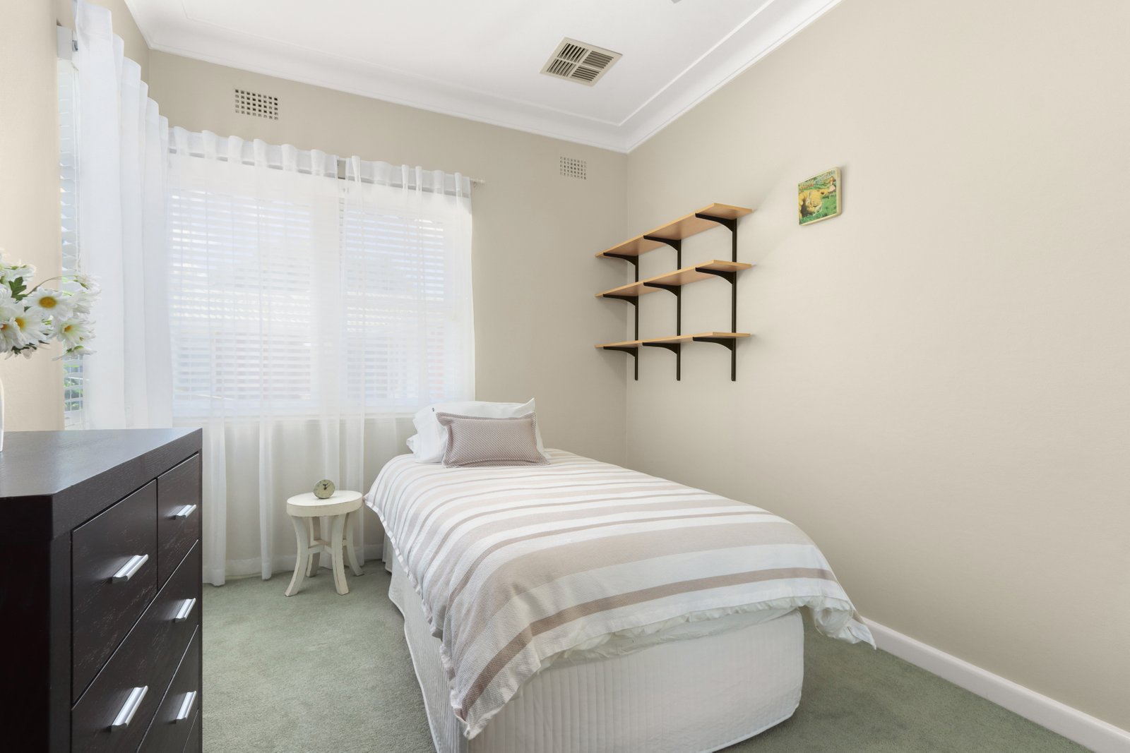 4 Illinga Place LUGARNO 12