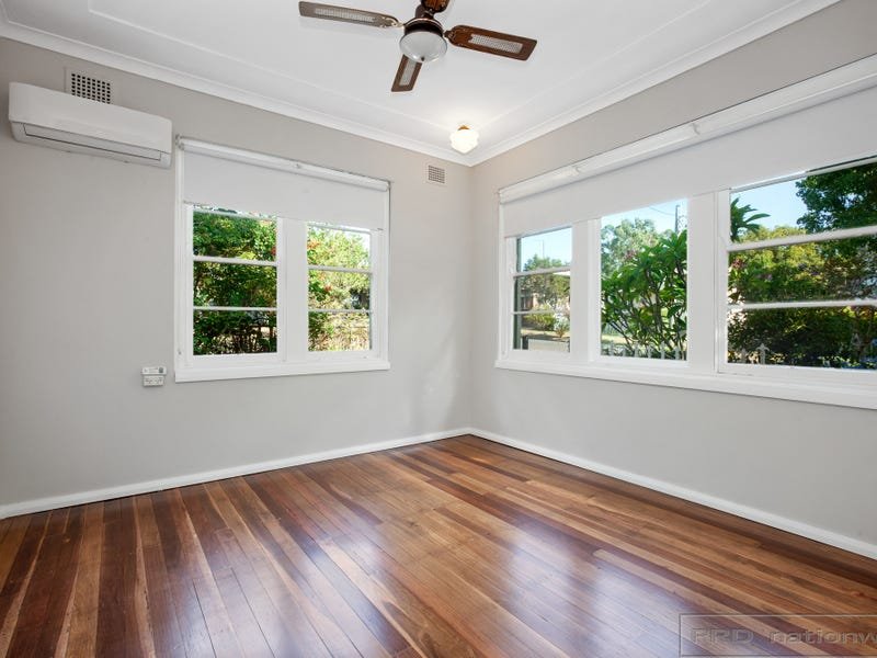 4 Irving Street BERESFIELD 4