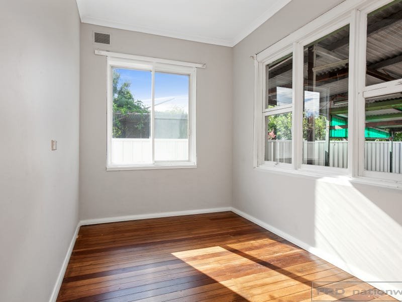 4 Irving Street BERESFIELD 10