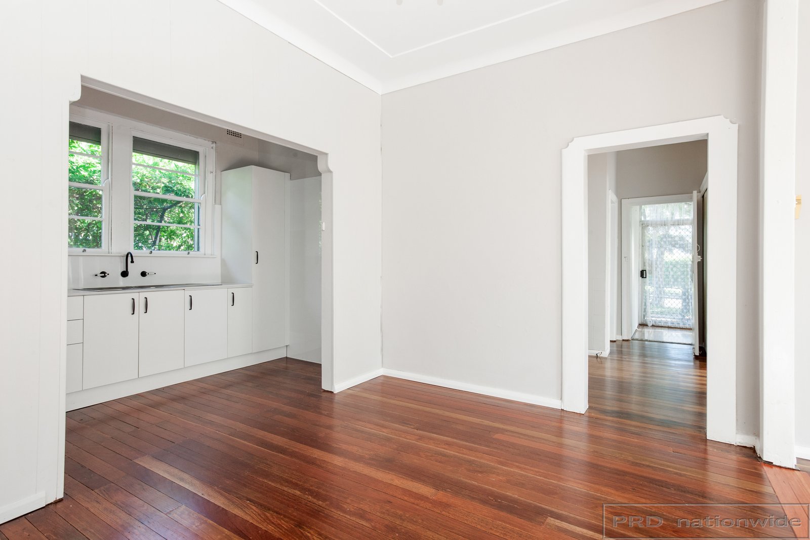 4 Irving Street BERESFIELD 3
