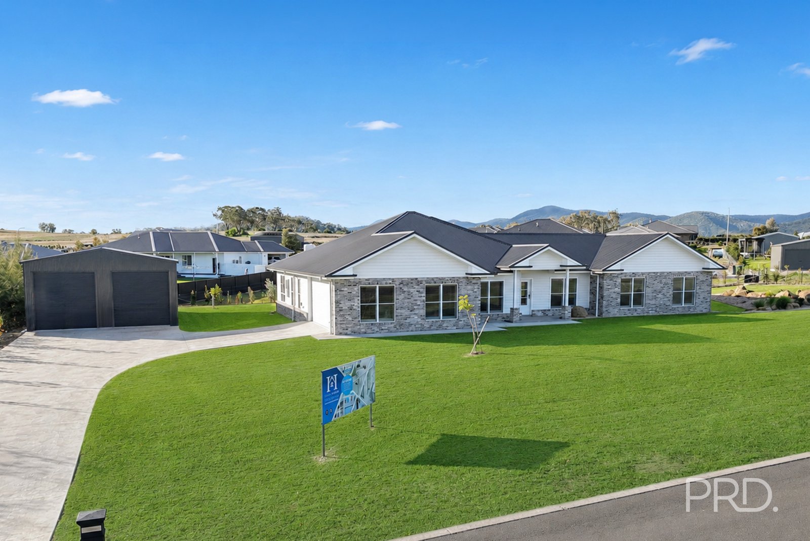 4 Jarrah Road TAMWORTH 2