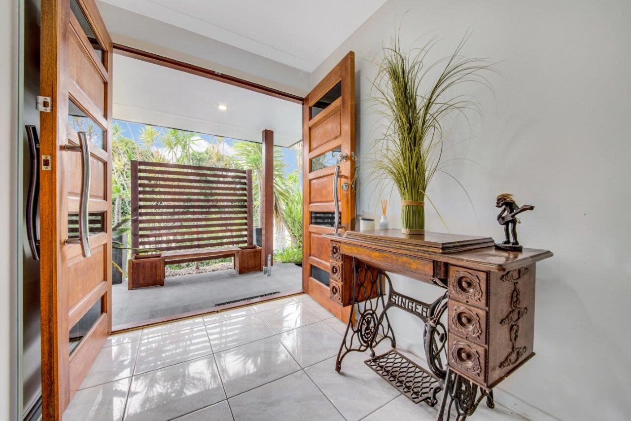 4 JENNY LIND Court BOYNE ISLAND 9