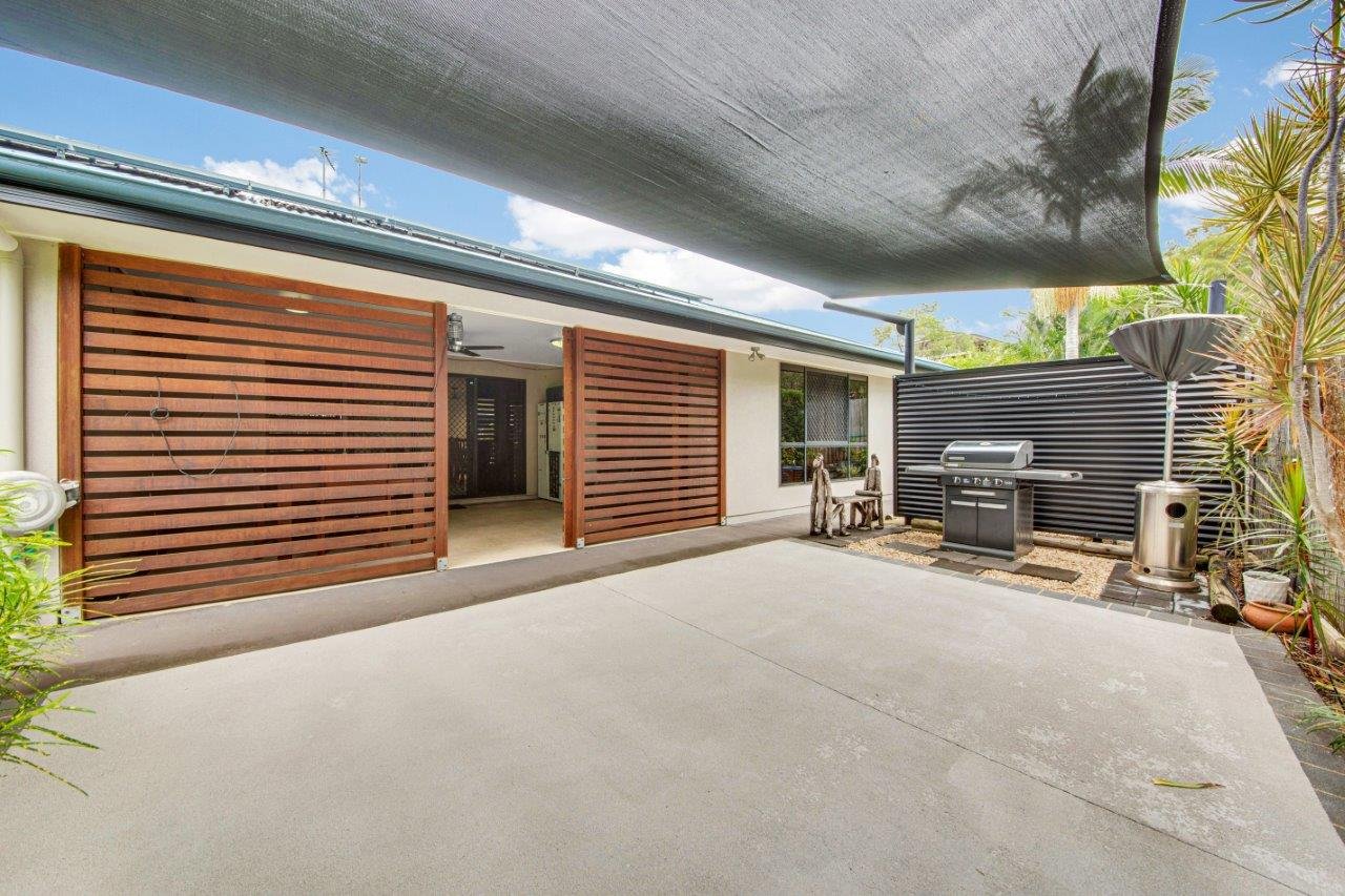 4 JENNY LIND Court BOYNE ISLAND 18