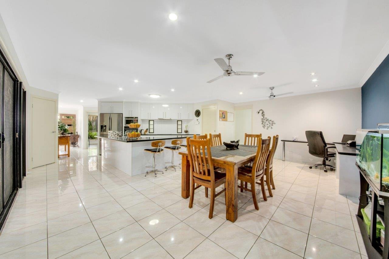4 JENNY LIND Court BOYNE ISLAND 15