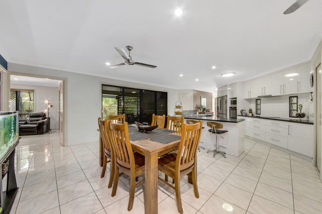 4 JENNY LIND Court BOYNE ISLAND 16