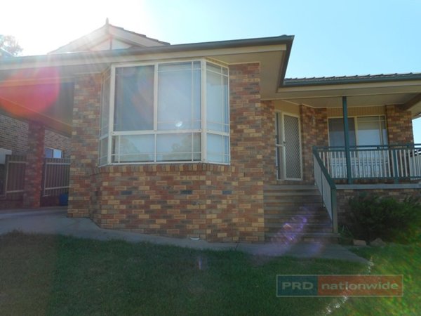 4 Jillabenan Close TUMUT 15