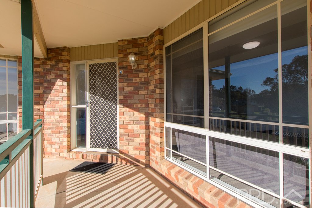 4 Jillabenan Close TUMUT 1