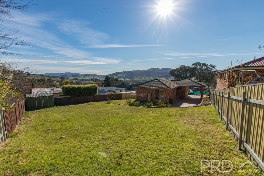 4 Jillabenan Close TUMUT 11
