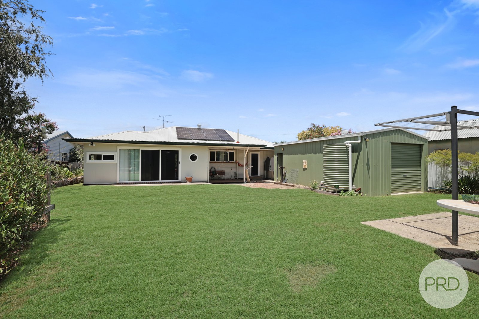 4 Joan Street TAMWORTH 16