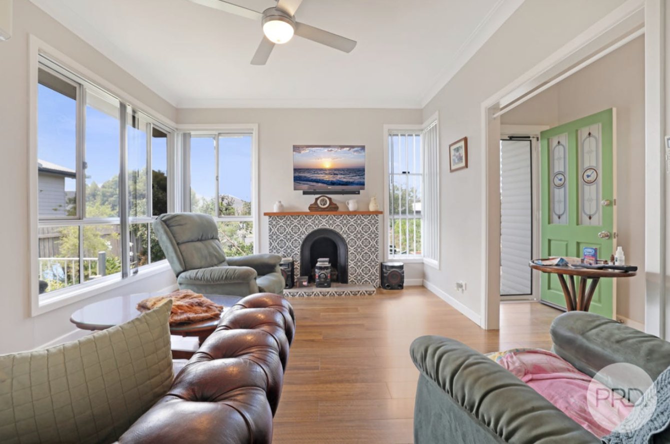4 Joan Street TAMWORTH 2