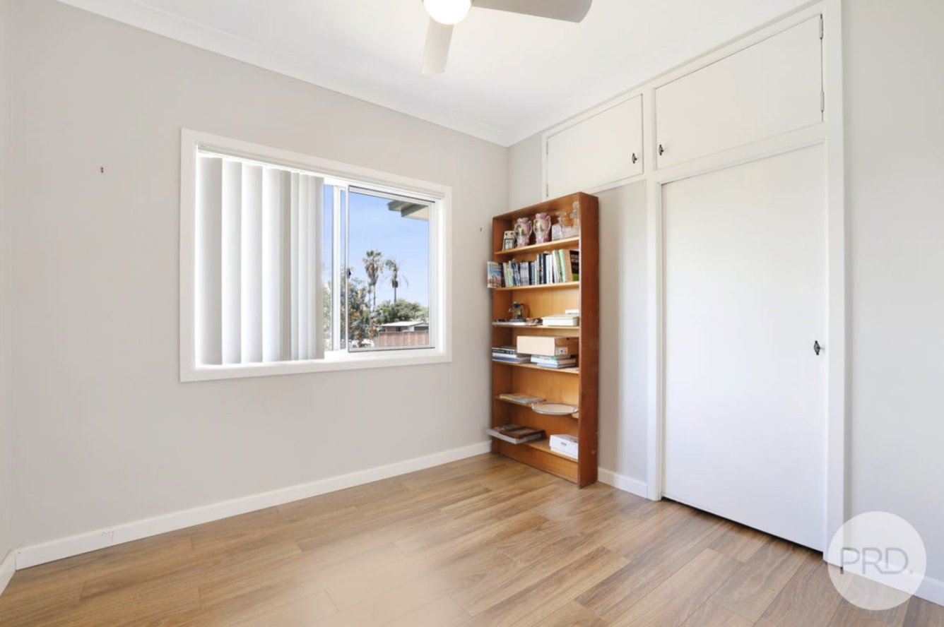 4 Joan Street TAMWORTH 3
