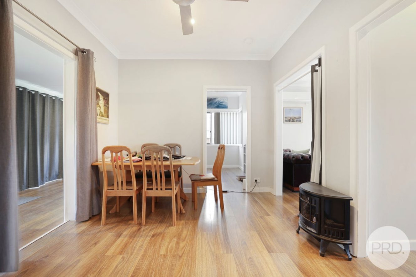 4 Joan Street TAMWORTH 5