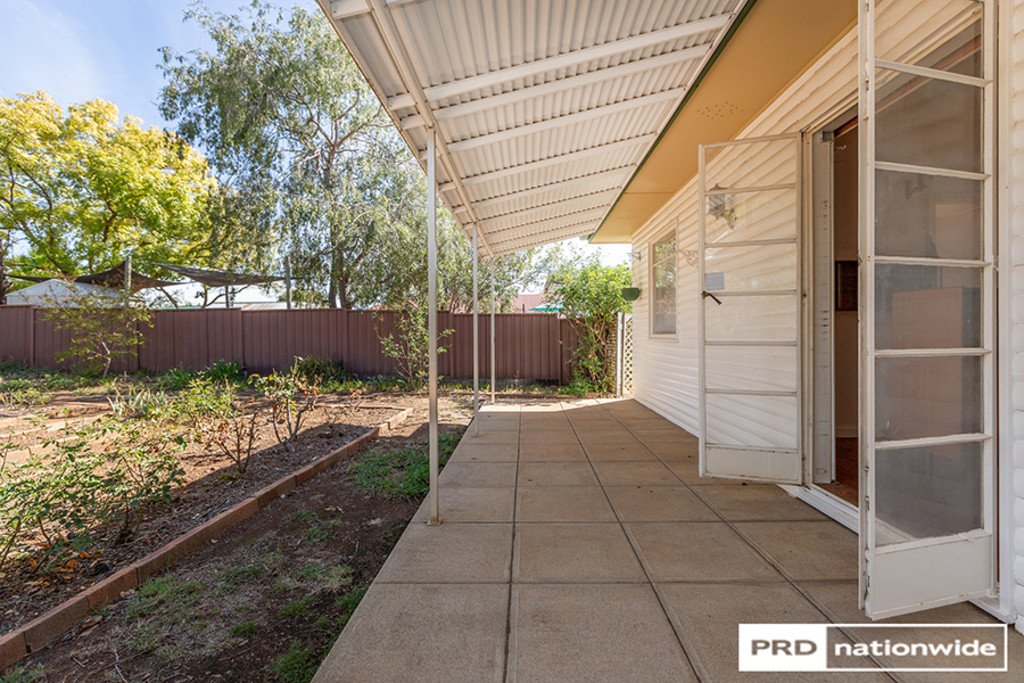 4 Joan Street TAMWORTH 3