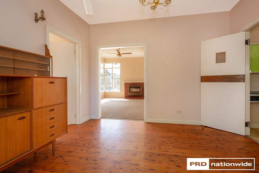 4 Joan Street TAMWORTH 11