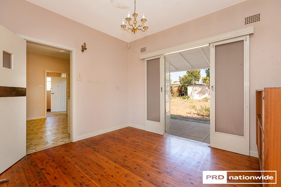 4 Joan Street TAMWORTH 12